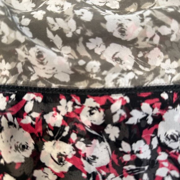 Size 26/28 Lane Bryant Floral Blouse - Grey, Pink, Black and White - Picture 4 of 6